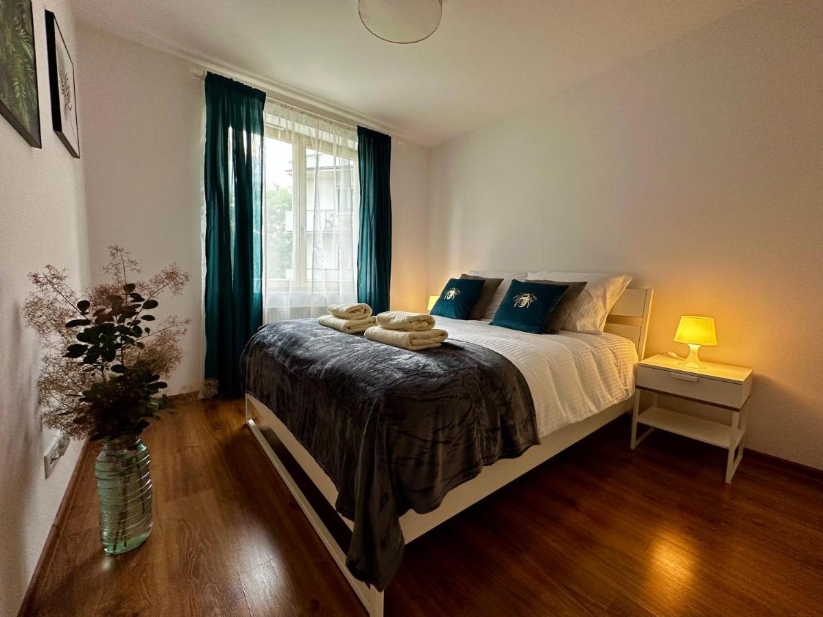 Tresor Pulaskiego Apartments Krakow Ngoại thất bức ảnh